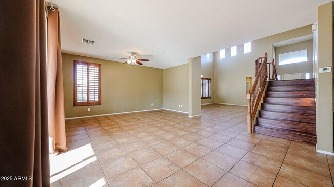 Building Photo - 7015 W Southgate Ave