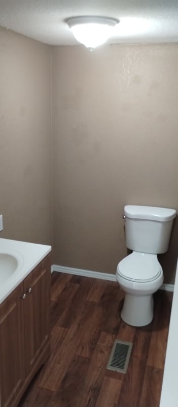 Building Photo - 135 SE Guinevere Ct