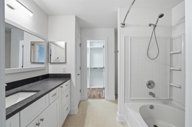 Building Photo - 1631 Hade Meadow Ln