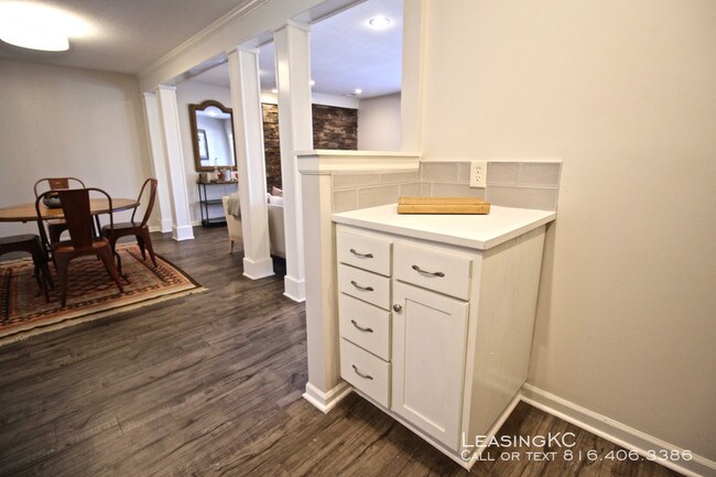 Building Photo - Jefferson on the Plaza