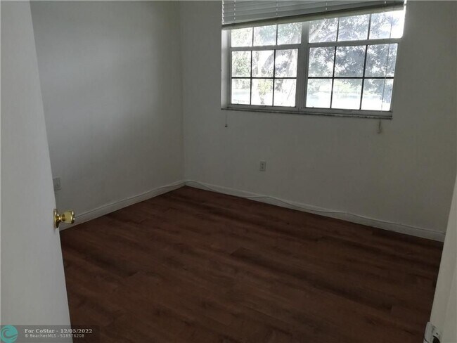 Building Photo - 2031 NW 96th Terrace