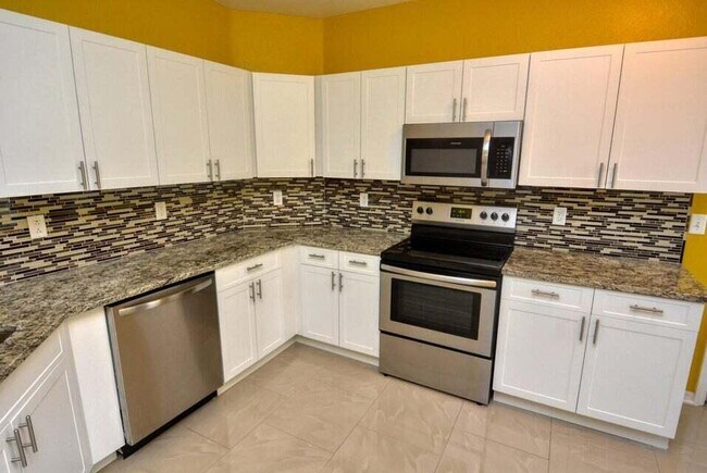 Building Photo - 110 SW Peacock Blvd