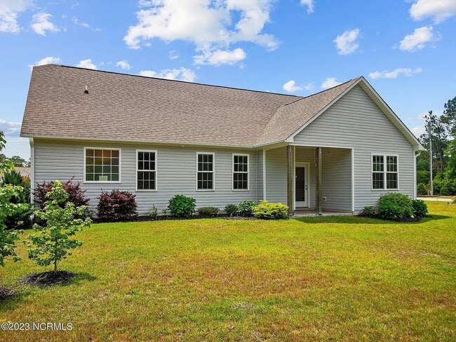 Building Photo - 102 Captains Pointe