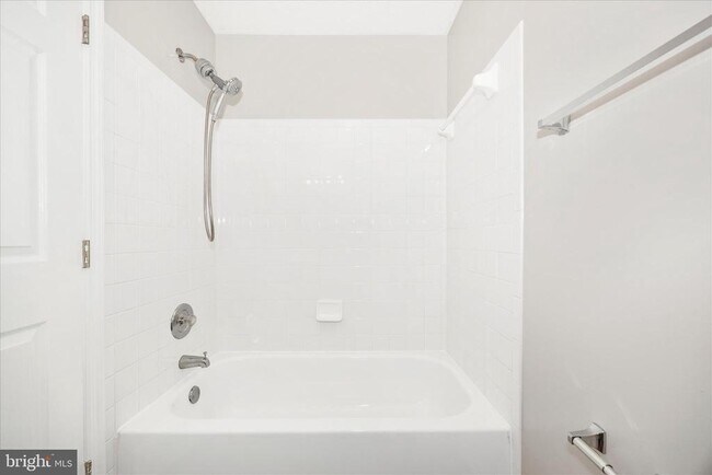 Building Photo - 615 Himes Ave