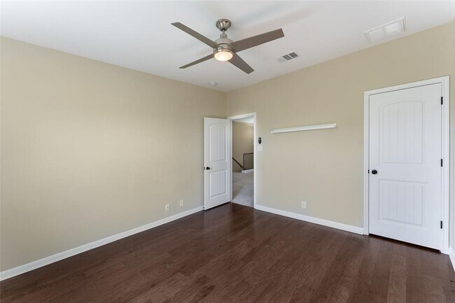 Building Photo - 13400 Briarwick Dr