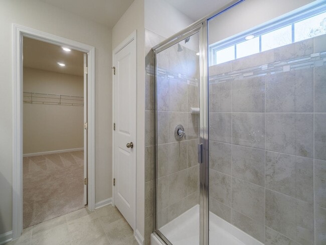 Building Photo - Brand New 5 Bedroom 3 full baths in Steele...