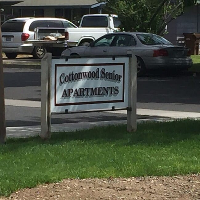Building Photo - 2 Bed/1 Bath in 55+ Independent Living Com...
