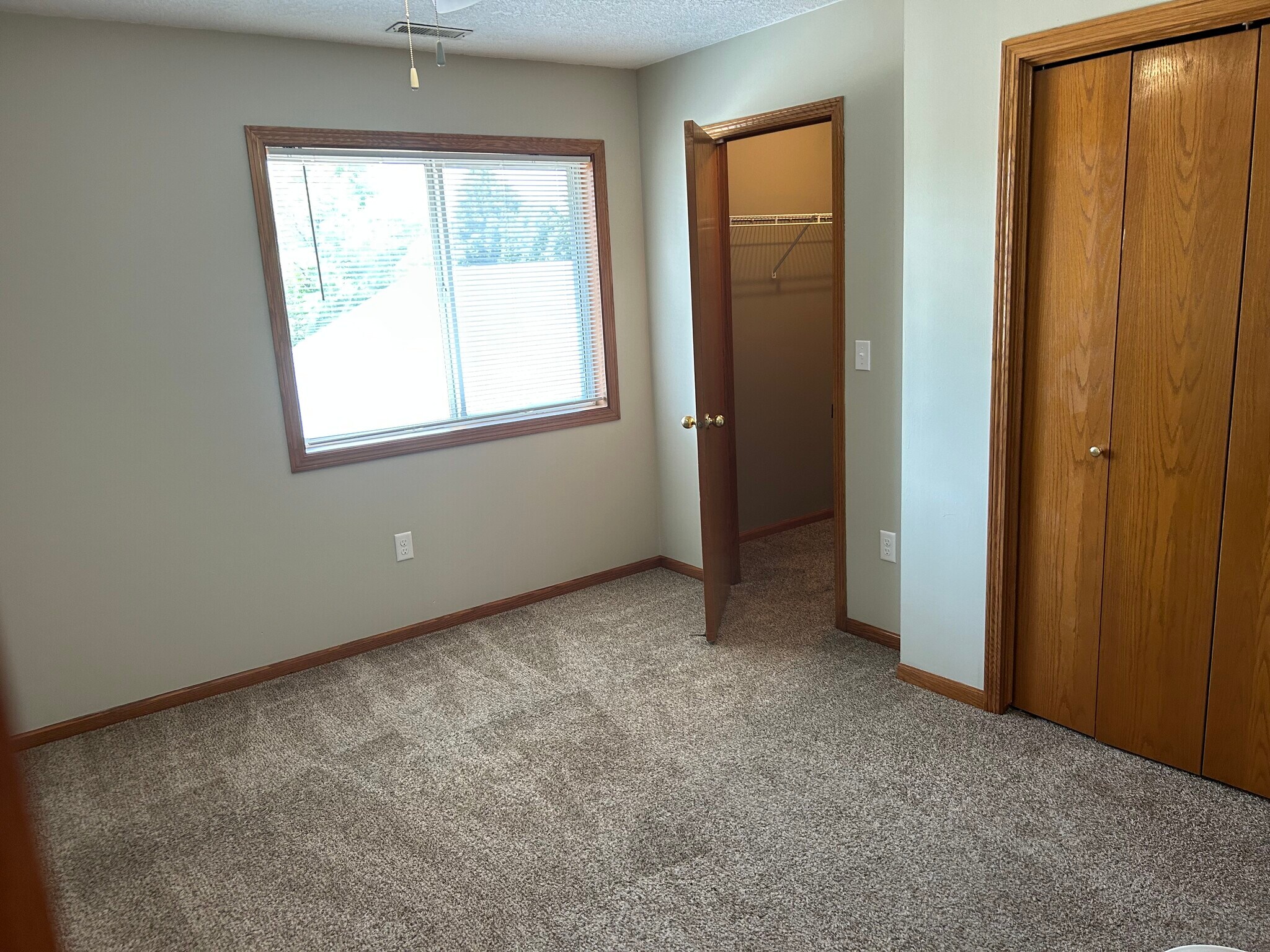 Building Photo - 309 N Cherokee Dr