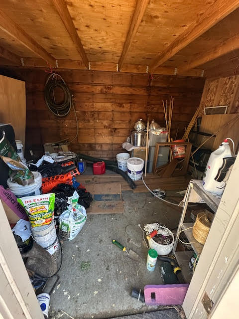 Outdoor storage 1 - 16715 SE Evergreen Ln