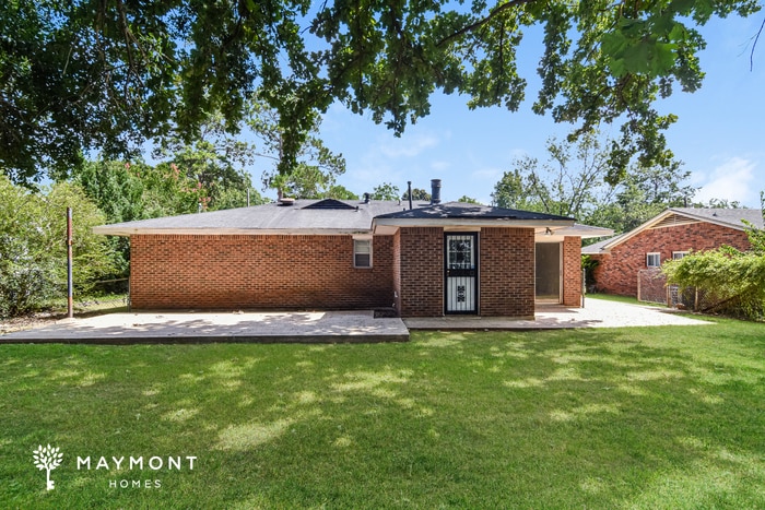 Building Photo - 5731 Roxboro Dr