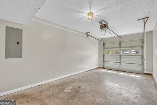 Building Photo - 1555 Hardin Ave