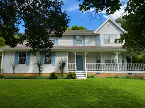 Building Photo - Beautiful 3 Bedroom 2.5 Bath Home in OOLTEWAH!