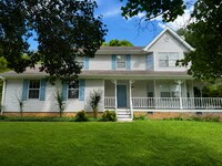 Building Photo - Beautiful 3 Bedroom 2.5 Bath Home in OOLTEWAH!