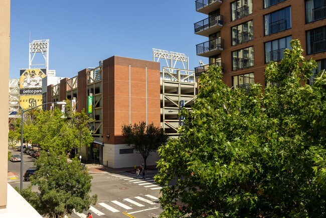Building Photo - 530 K St