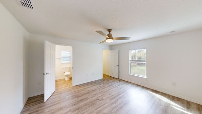 Building Photo - 3/2 HOME IN PALM BAY-GREAT PRICE!