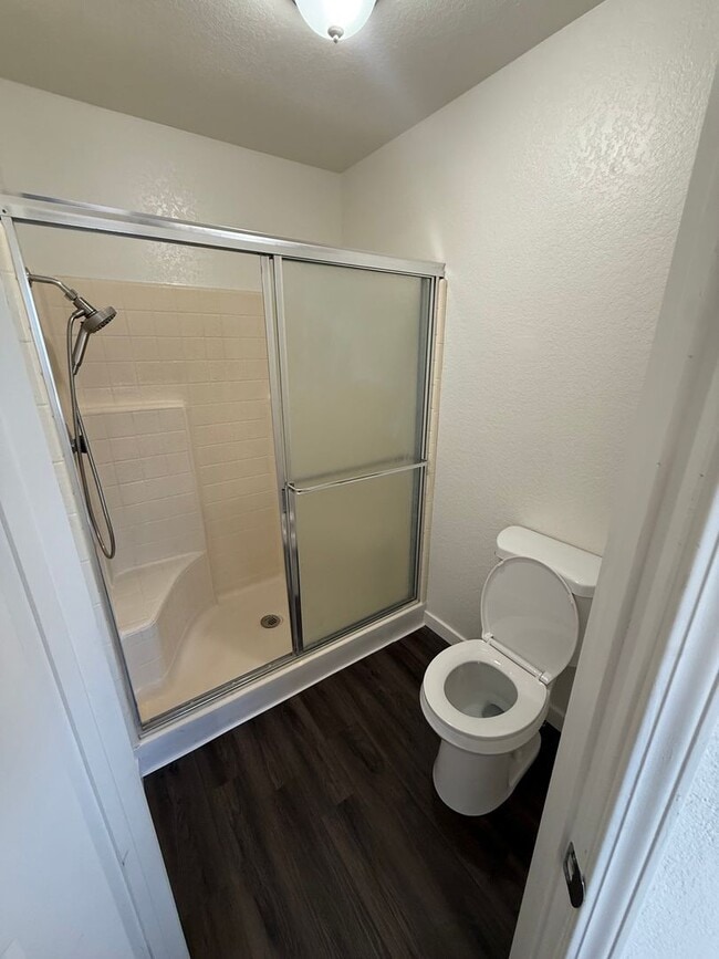 Building Photo - Remodeled Home: 4 Bd/ 2.5 Bath Two Story!