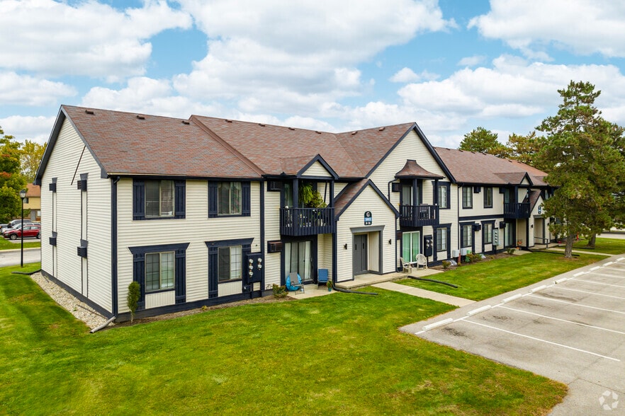 Building Photo - Walnut Woods Apartments