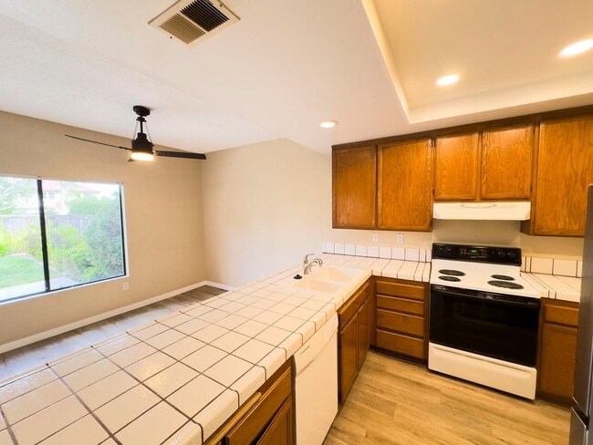 Building Photo - 3 Bedroom 2.5 Bath Home in Calavera Hills