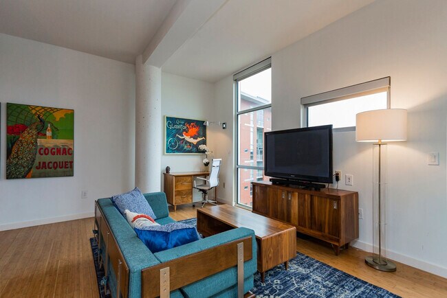 Building Photo - 2115 Yeaman Pl