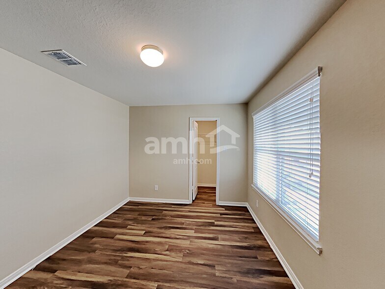 Building Photo - 12230 Commander Dr