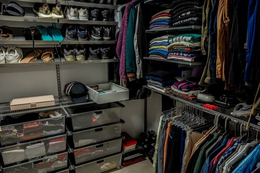 Building Photo - 1020 SW 84th Ave