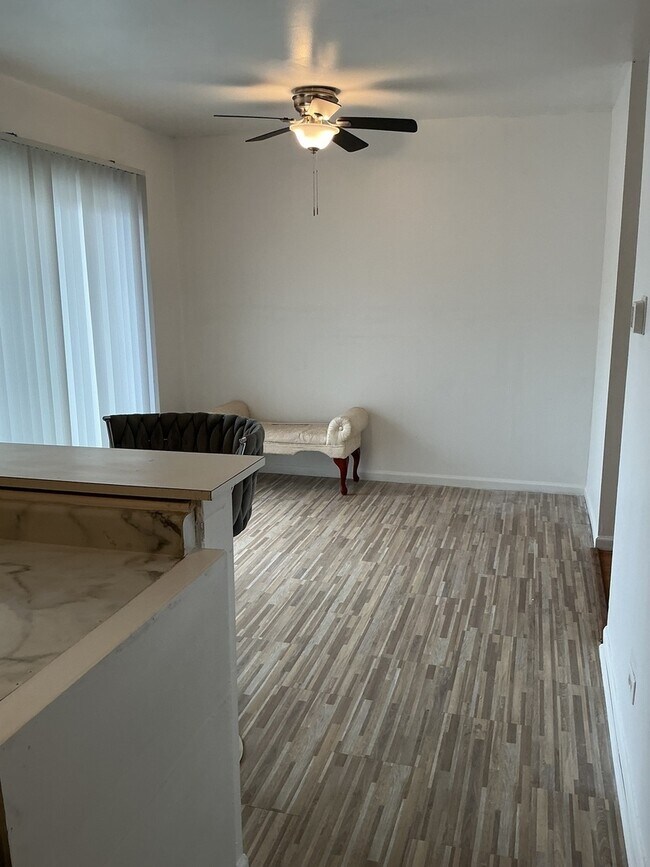 Building Photo - 2333 Windsor Ln