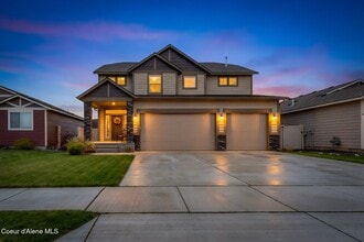 Building Photo - Spacious 4BR + Loft Home in Desirable North Place Community — Post Falls
