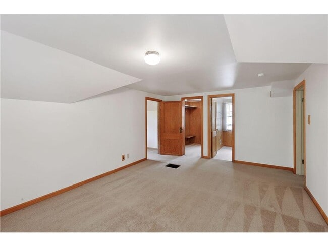 Building Photo - 2301 Benjamin St NE