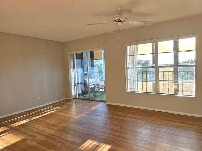 Living Room 2nd view - 2901 26th St W