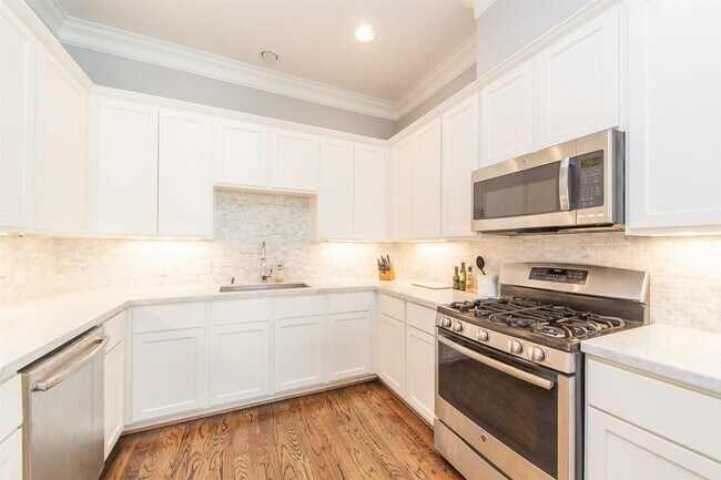 Building Photo - 4031 Bellefontaine St