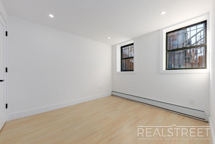 Building Photo - NEW 2 BR in Clinton Hill with Backyard!