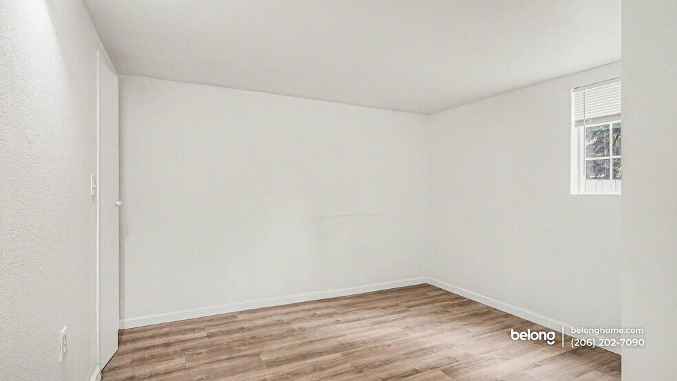 Building Photo - 16702 Linden Ave N