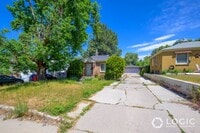 Building Photo - 654 32nd St