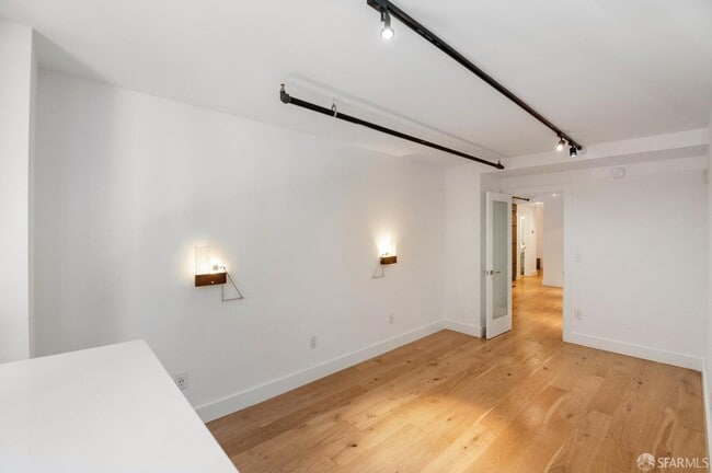 Building Photo - 1875 Mission St