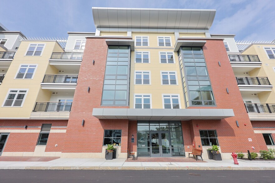 Building Photo - 62 Foundry St