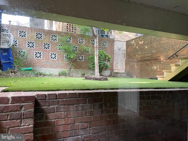 Building Photo - 519 G St SW