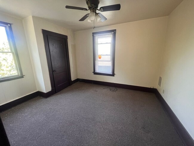 Building Photo - Monessen - 2 bed 1 bath - cozy home for rent