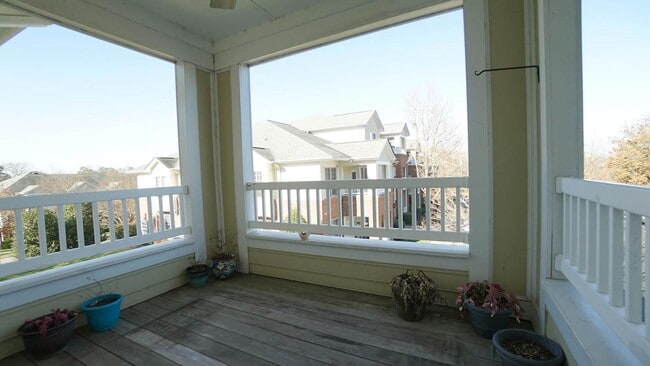 Building Photo - 426 Waterford Lake Dr