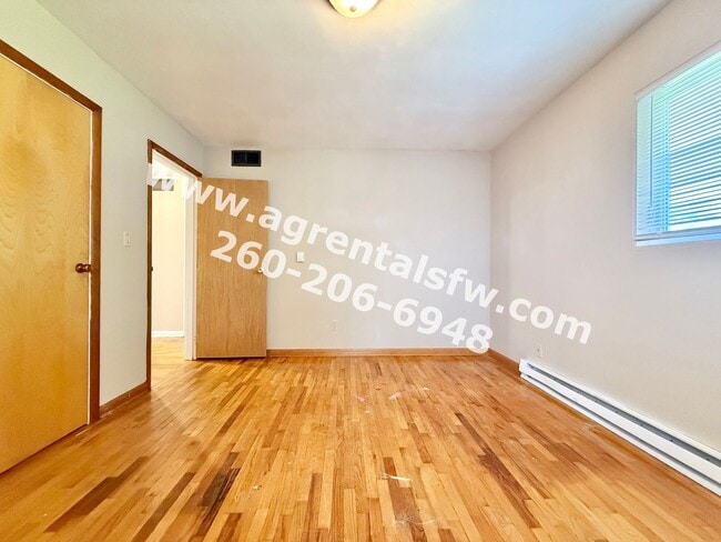 Building Photo - 3 bedroom House