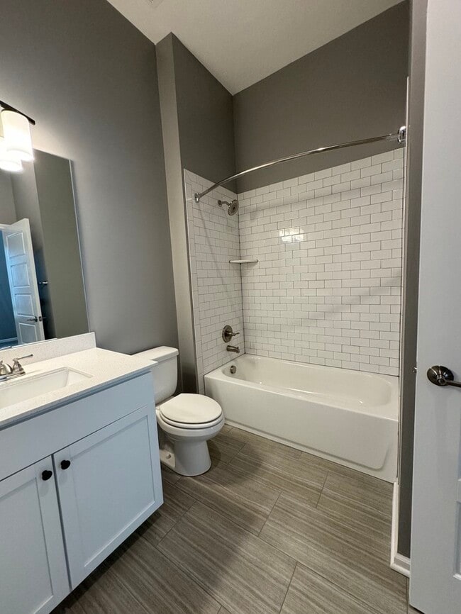 Building Photo - 4 bed 3 bath 2 car garage all maintenance ...