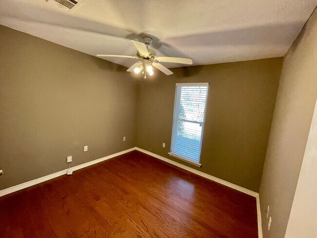 Building Photo - 3/2 For Rent in Madison