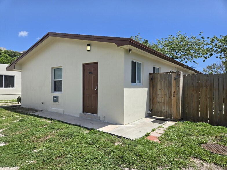 Building Photo - 2245 Fillmore St