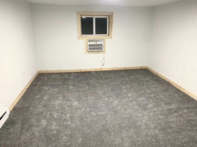 Large Living Room - 1006 Oak St