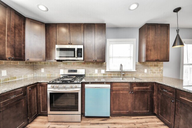 Building Photo - 2820 Holman St