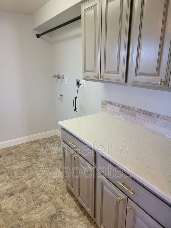 Building Photo - 1269 E 3075 N