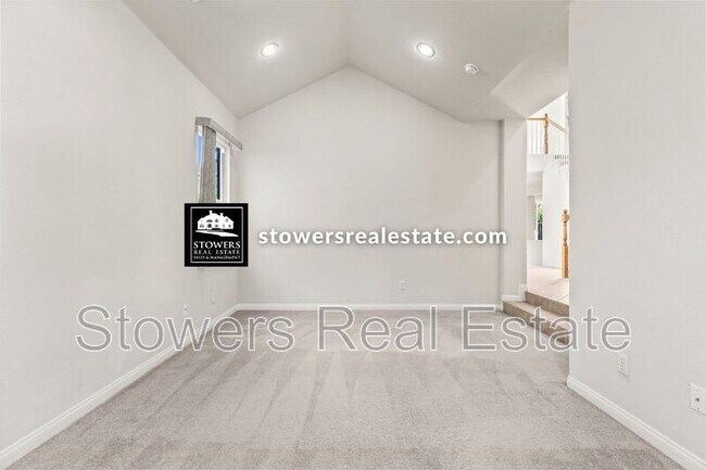 Building Photo - 1570 Eastlake Cir