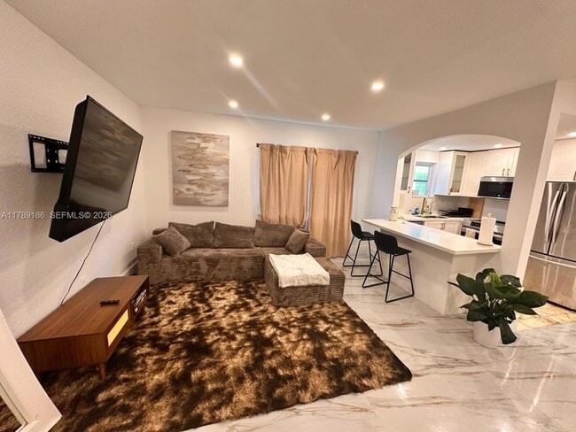 Building Photo - 760 Euclid Ave