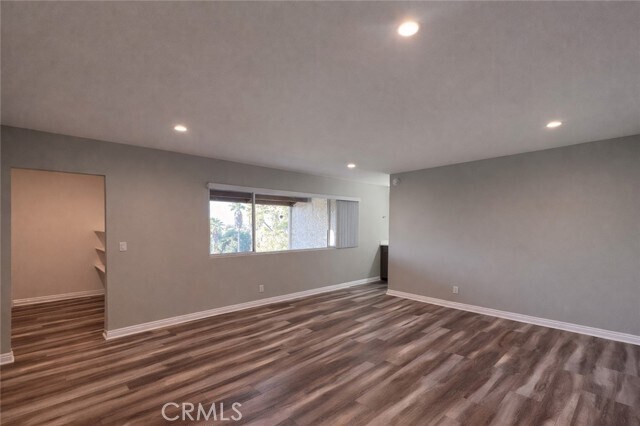 Building Photo - 7718 Vía Sorrento