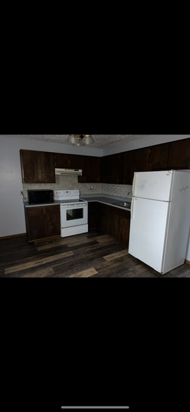 Building Photo - 415 S Ellison St