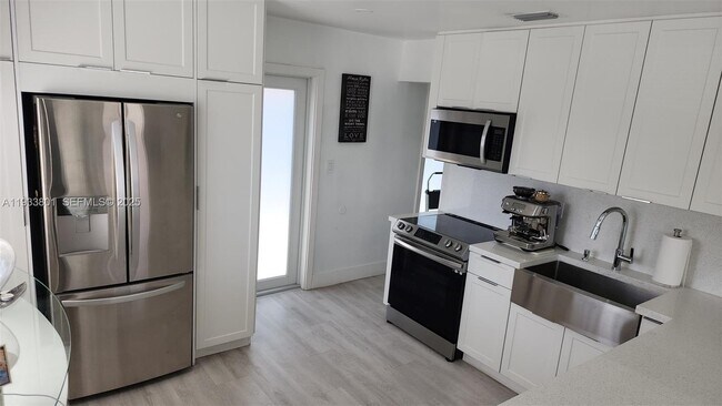 Building Photo - 3447 SW 23rd St